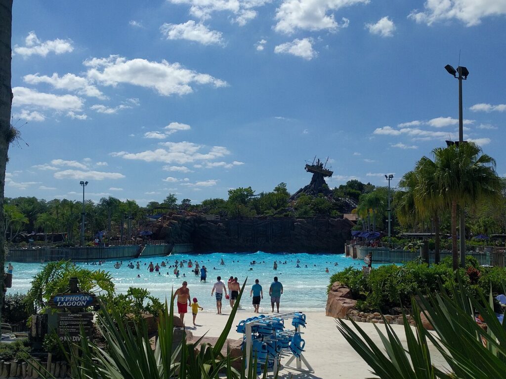 Piscina de ondas do Disney’s Typhoon Lagoon Water Park em Orlando