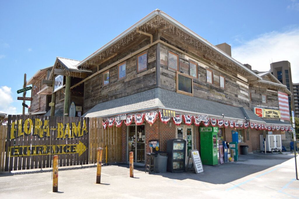 Flora-Bama Lounge na divisa entre Flórida e Alabama
